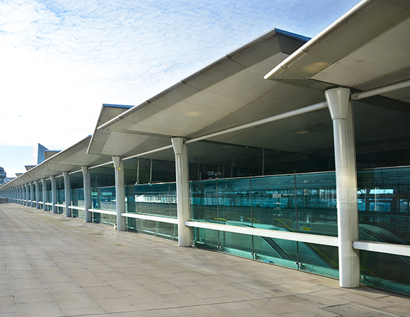 specialist laminated glass for infrastructure in terminal building